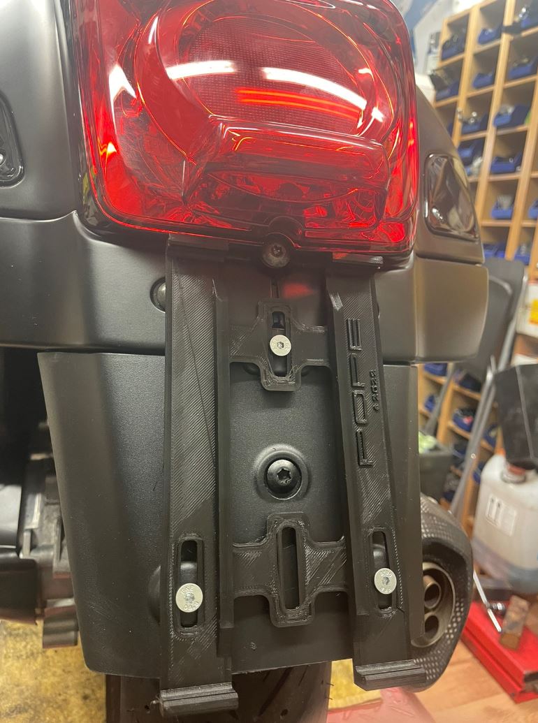 Kennzeichenhalterung RAHMENLOS für Vespa GTS bis 2022