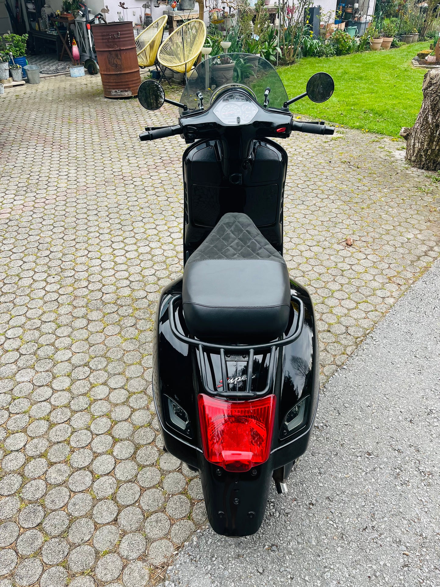 Vespa GTS 300 "BLACK"